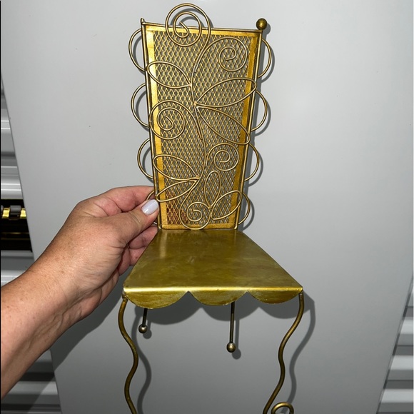 Gold tone metal chair for a doll or beanie baby. - Picture 1 of 5
